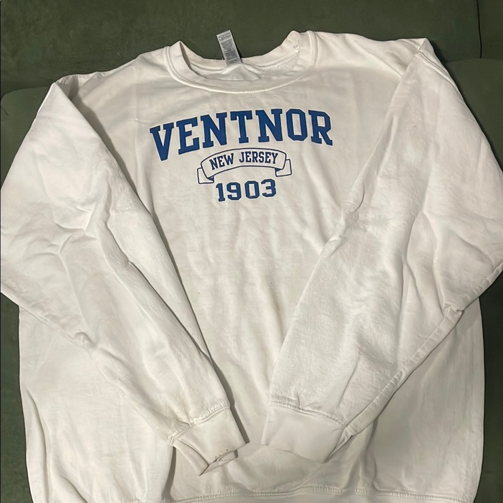 Gildan White Crewneck Sweater Classic Design